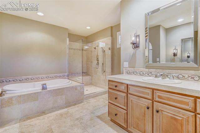 1909 La Bellezza Grove