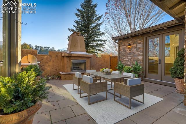 1909 La Bellezza Grove