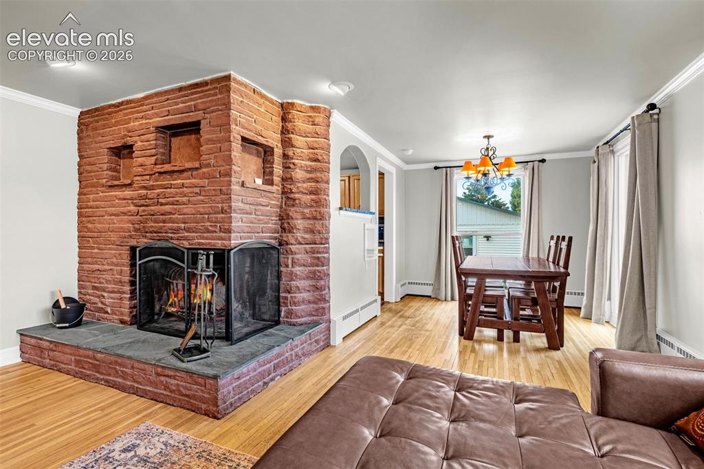 637 Glen Eyrie Circle