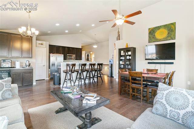 6862 Simcoe Drive