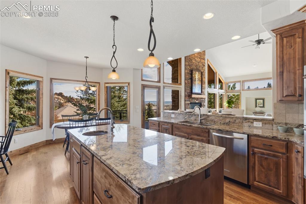 7925 Sawback Trail