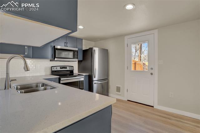 901 W Cucharras Street