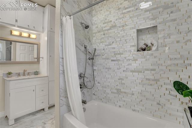 901 W Cucharras Street