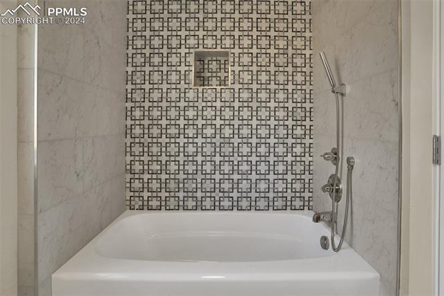 901 W Cucharras Street