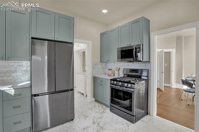 901 W Cucharras Street