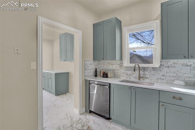 901 W Cucharras Street