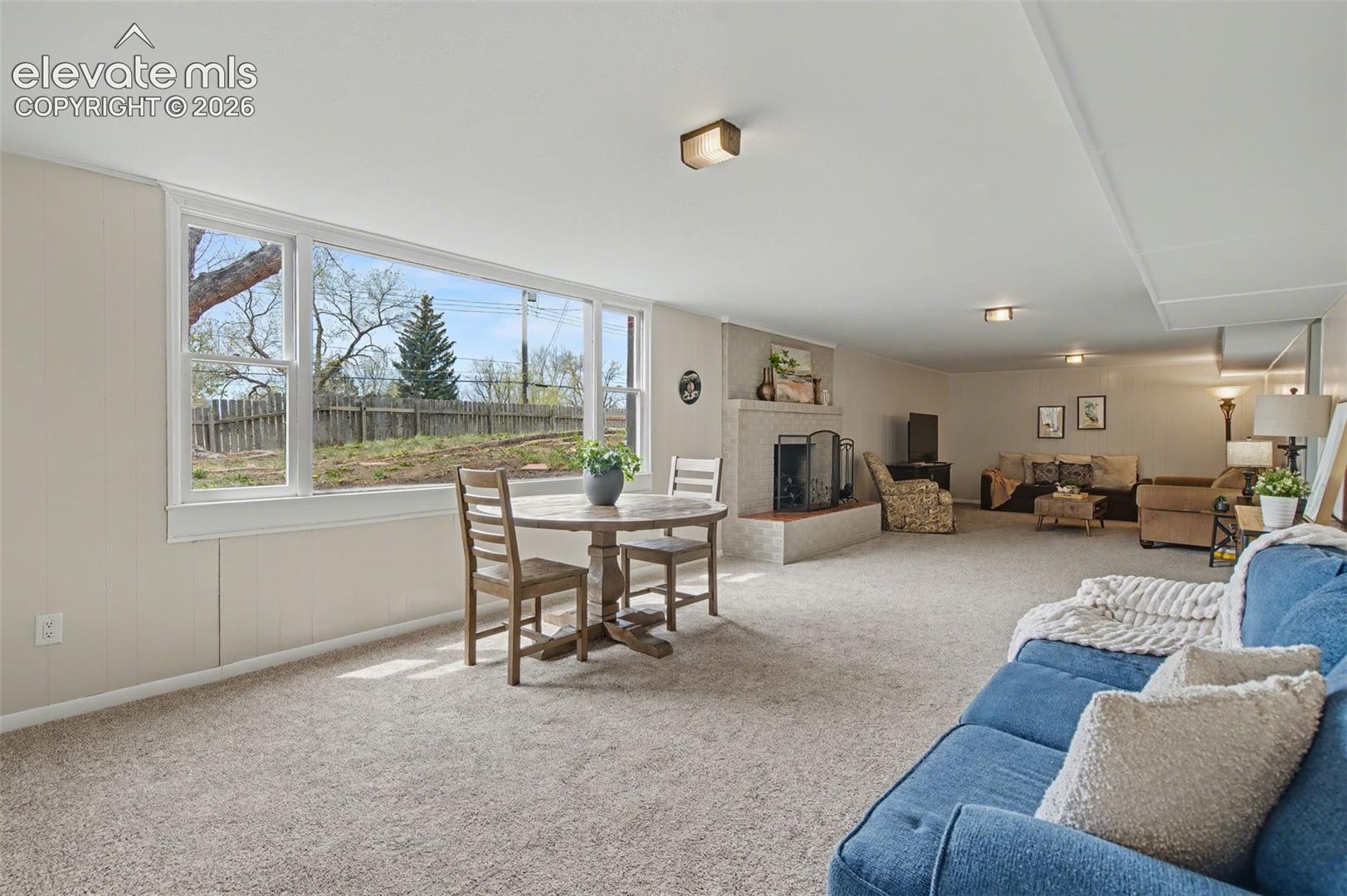 2724 Marilyn Road