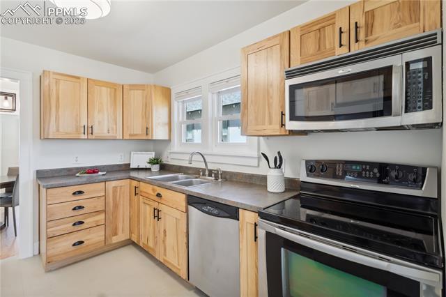 1010 E Willamette Avenue