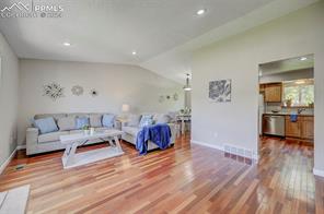 10 Bellflower Court