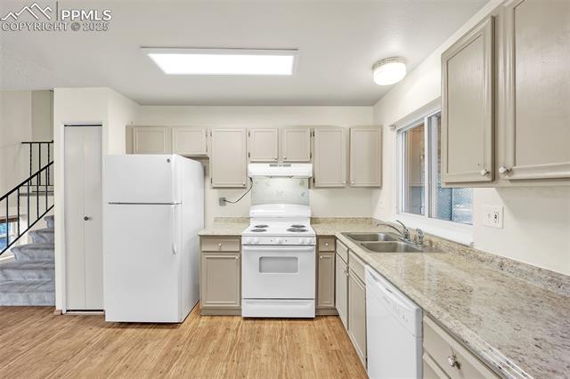 2524 W Prescott Circle