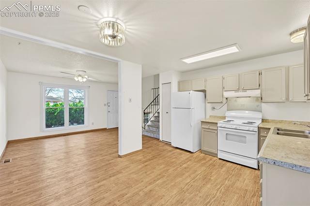 2524 W Prescott Circle