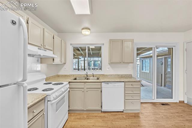 2524 W Prescott Circle