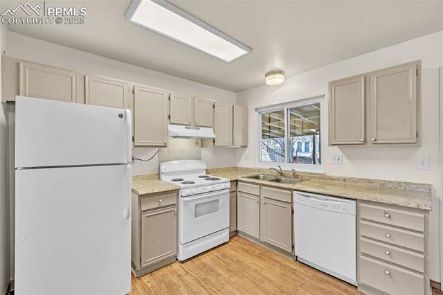 2524 W Prescott Circle