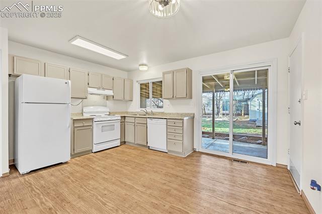 2524 W Prescott Circle