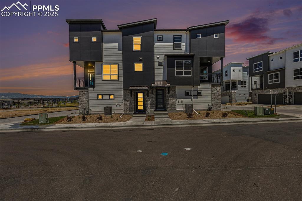 10648 Eulcase Heights