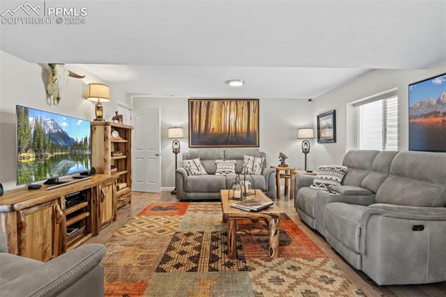 15883 Paiute Circle
