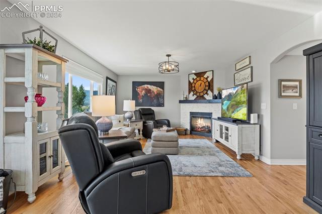 15883 Paiute Circle