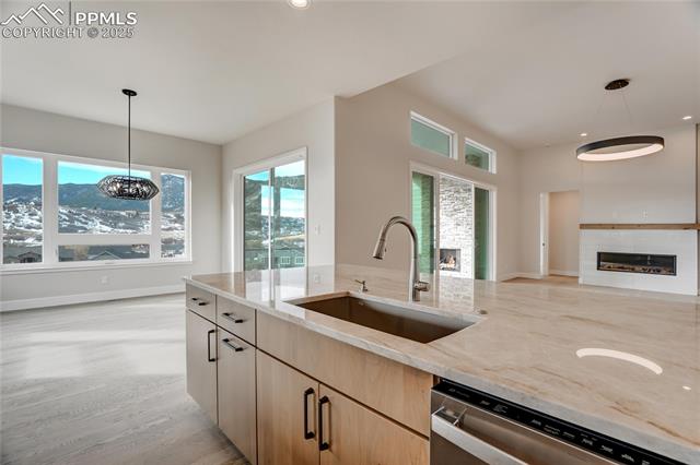 4121 Mesa Top Drive