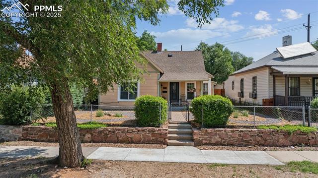 906 W Cucharras Street