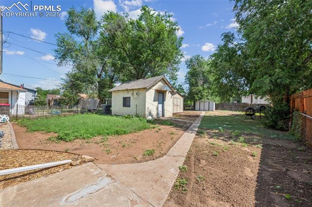 906 W Cucharras Street