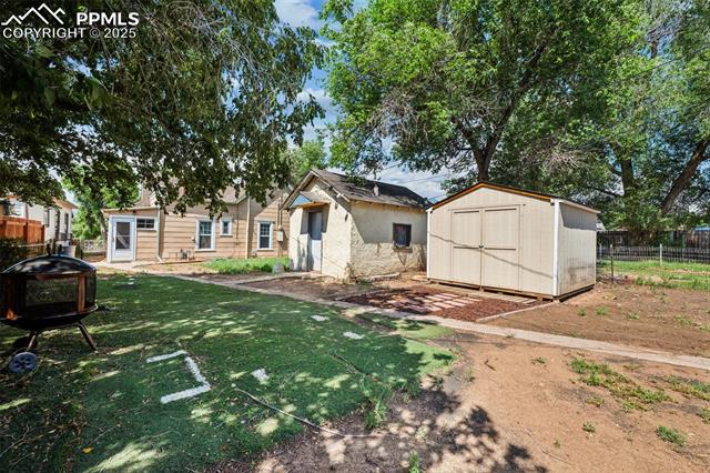 906 W Cucharras Street