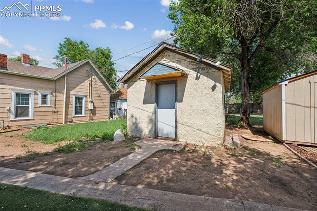 906 W Cucharras Street