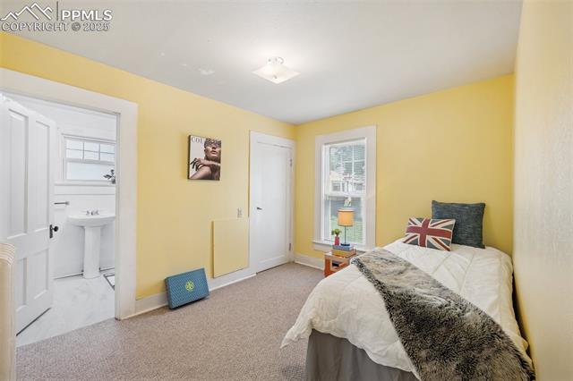 906 W Cucharras Street