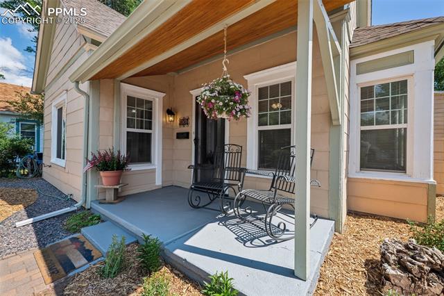 906 W Cucharras Street