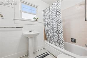 906 W Cucharras Street