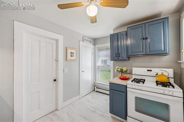 906 W Cucharras Street