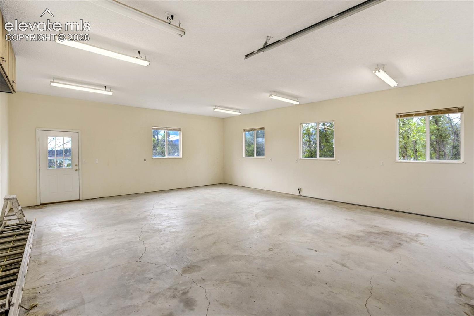 2765 Schilling Avenue
