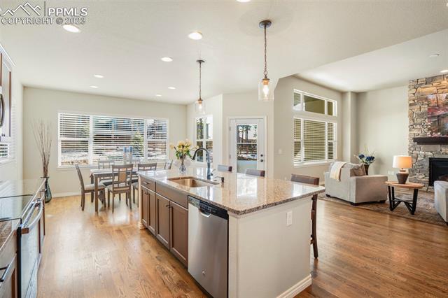 1733 Summerglow Lane