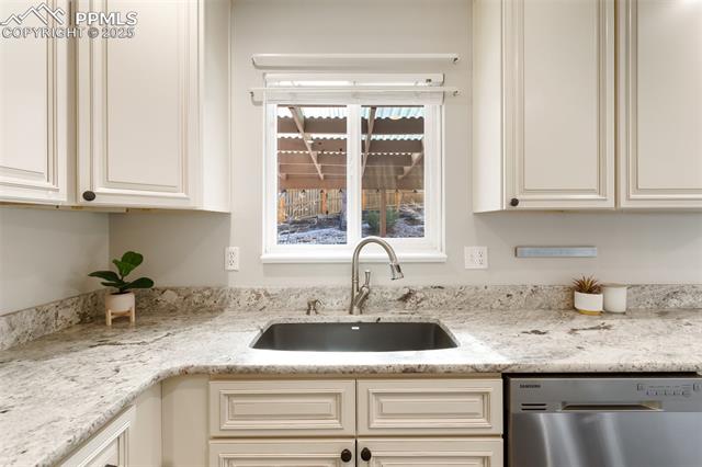 2551 Camelot Court