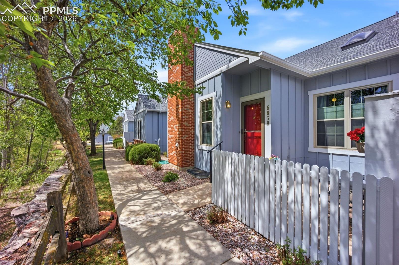 6838 Los Reyes Circle