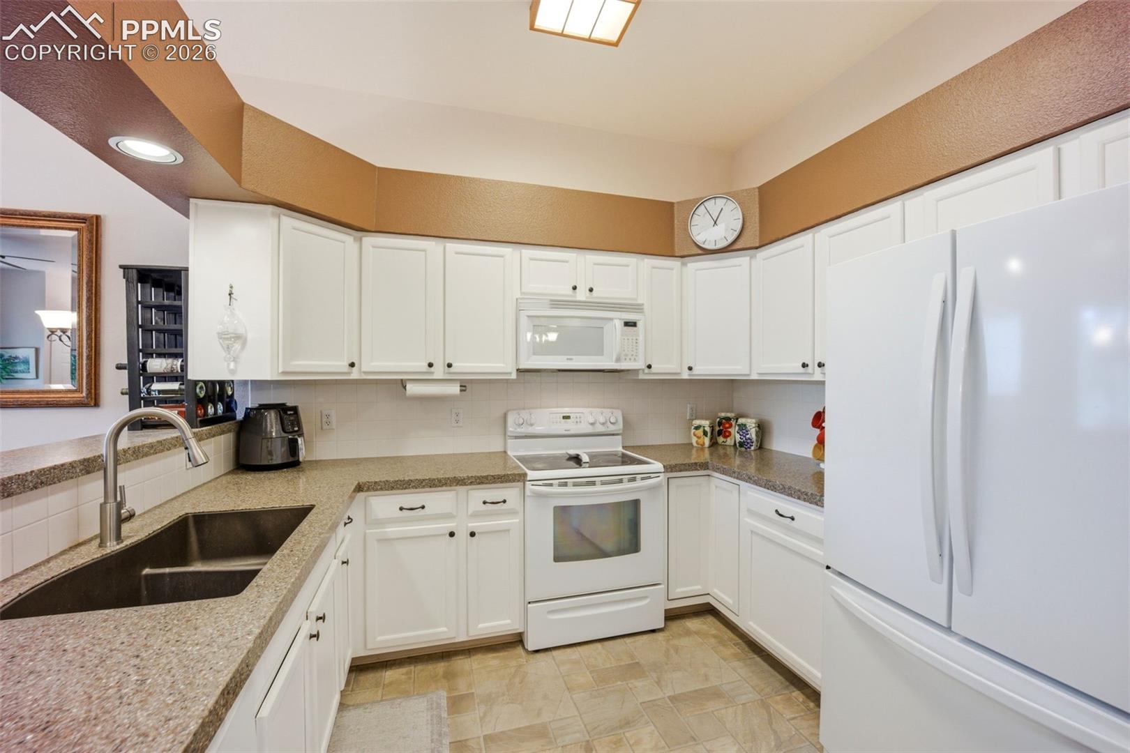6838 Los Reyes Circle