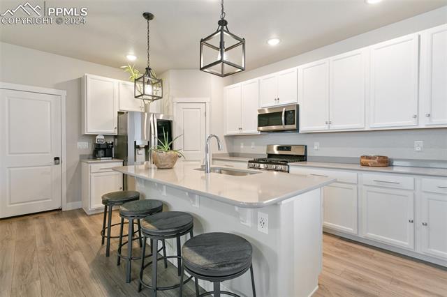 7665 Frigid Air Point