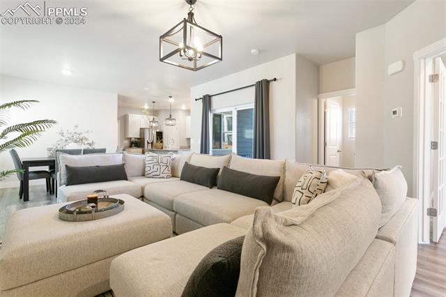 7665 Frigid Air Point