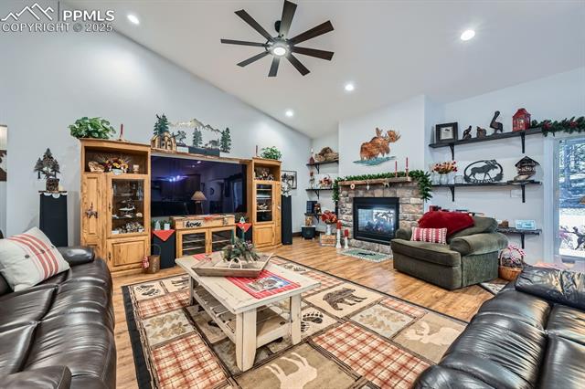 1235 Cottontail Trail