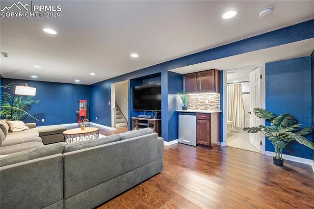 1323 Sanderson Avenue