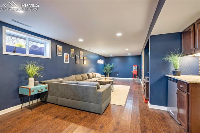 1323 Sanderson Avenue