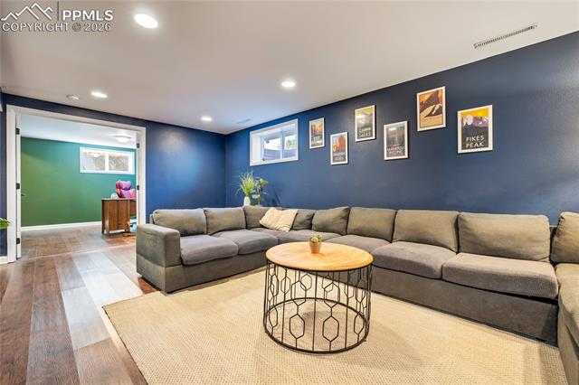 1323 Sanderson Avenue