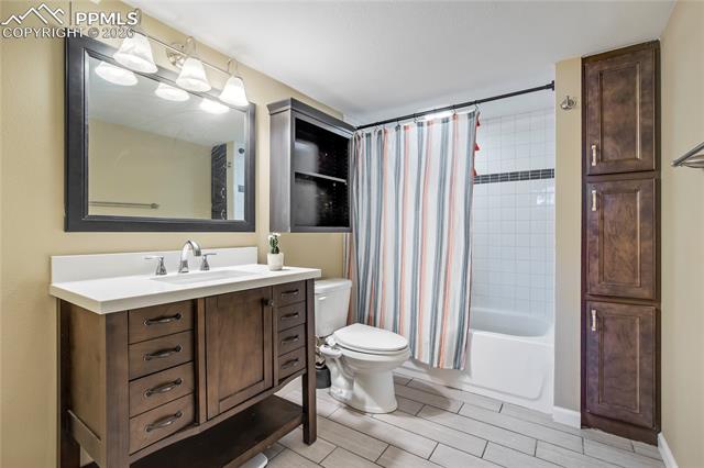 1323 Sanderson Avenue