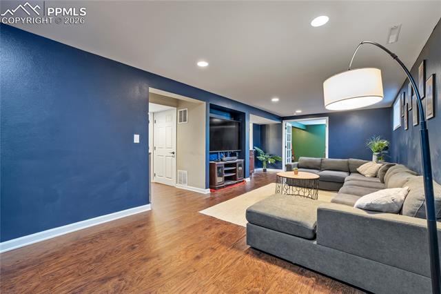 1323 Sanderson Avenue