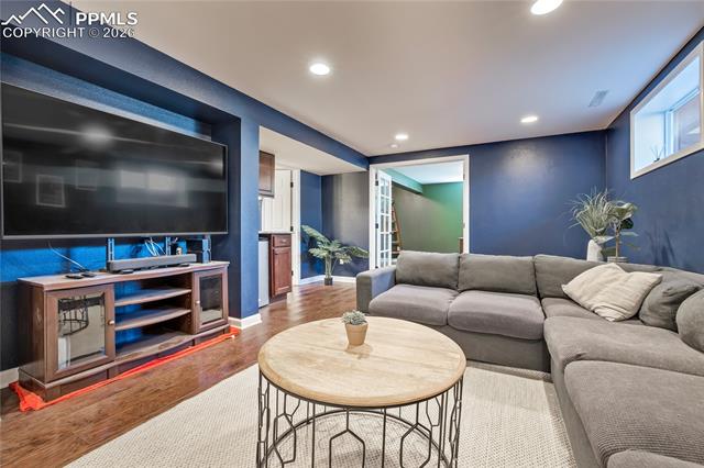 1323 Sanderson Avenue