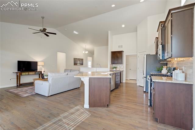 10585 Kelowna View