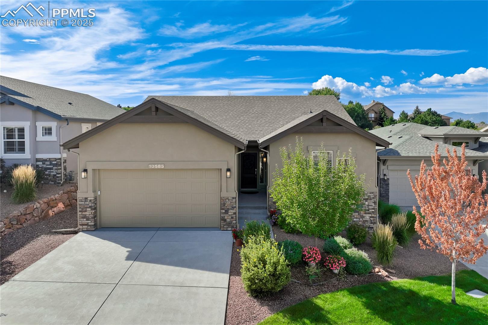 10585 Kelowna View