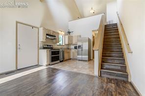 269 E Lake Avenue