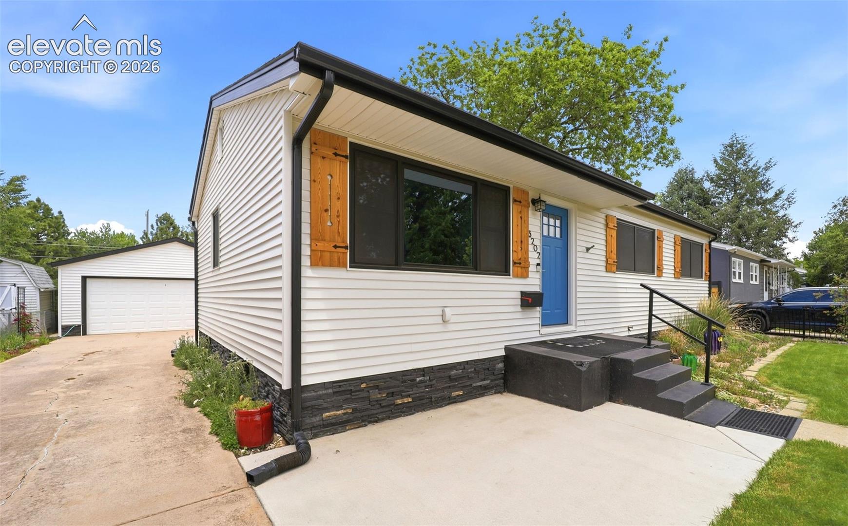 3202 La Salle Street