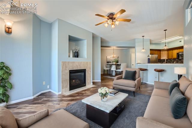 1815 Montura View 102