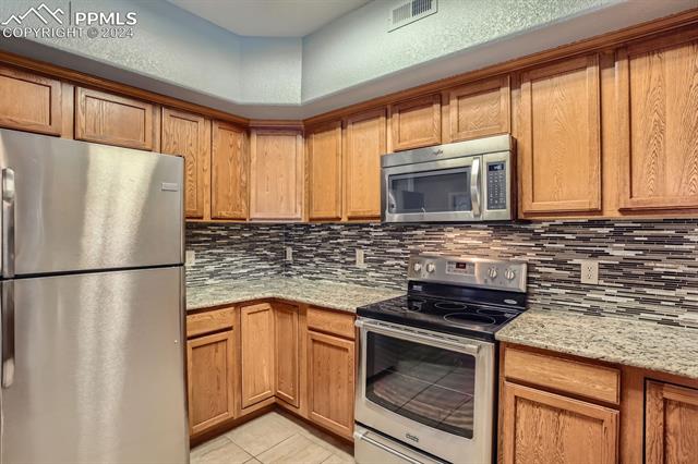 1815 Montura View 102